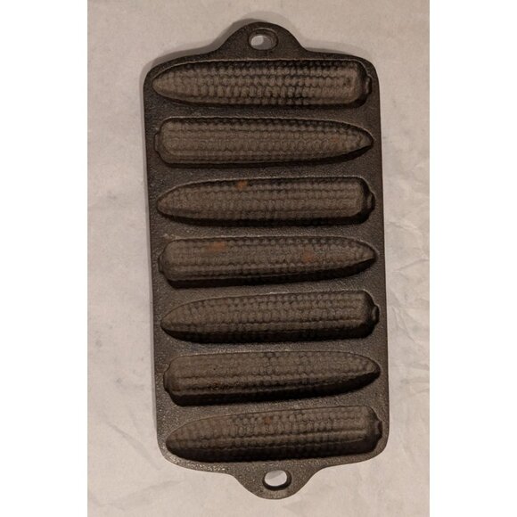 Cast Iron Cornbread Pan 6 Slot Vintage miniature number 3 - Picture 3 of 13